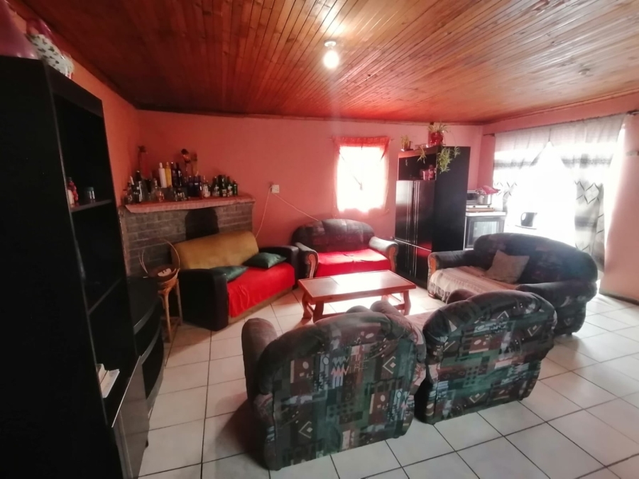  Bedroom Property for Sale in Lentegeur Western Cape